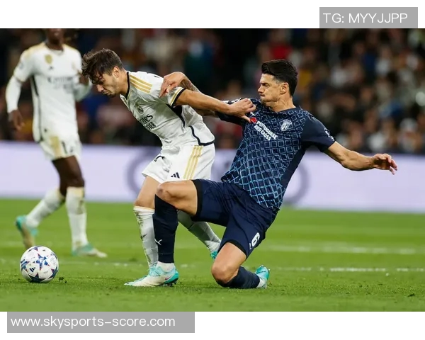 足总杯惊现冷门皇马与里昂战成平局引发全场震动